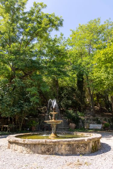 Fontaine domaine de la Fourcade